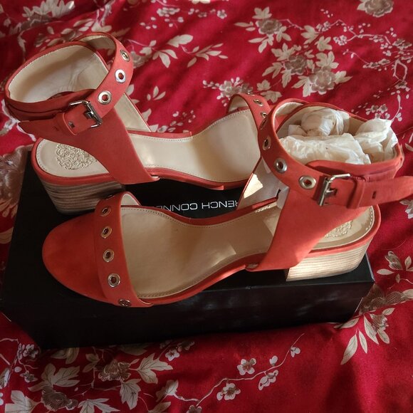 Sexy, ankle wrap open toe b'ful coral colour Vince Camuta grommet studded Sz 9 - Picture 1 of 5